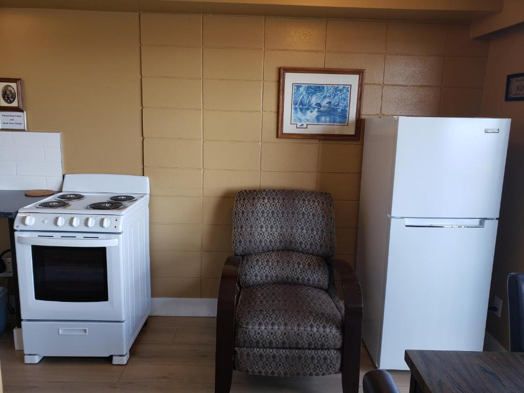 Oceanfront Full Kitchen Suite with Private Balcony 2 Queen - Photo 23